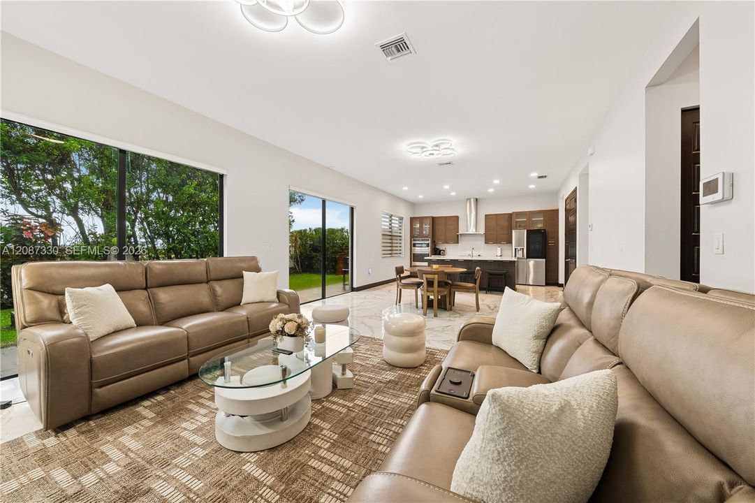For Sale: $990,000 (5 beds, 4 baths, 3355 Square Feet)