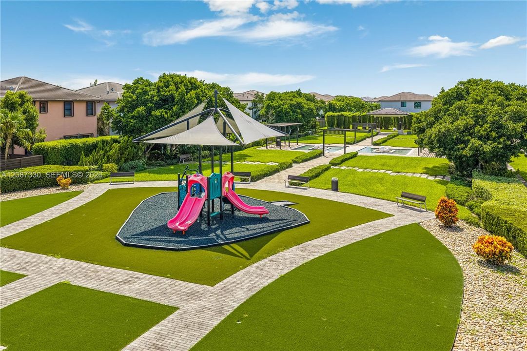 For Sale: $990,000 (5 beds, 4 baths, 3355 Square Feet)