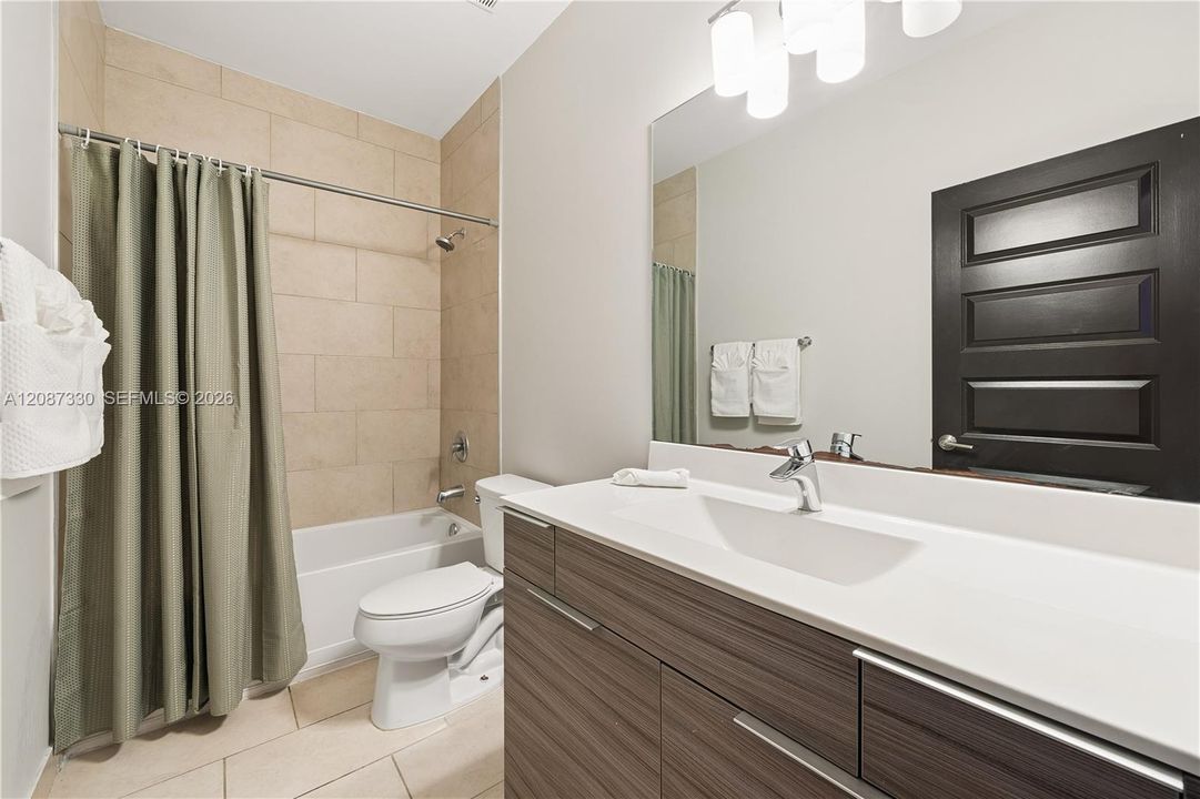 For Sale: $990,000 (5 beds, 4 baths, 3355 Square Feet)