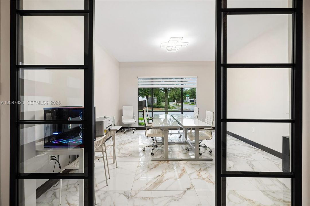 For Sale: $990,000 (5 beds, 4 baths, 3355 Square Feet)