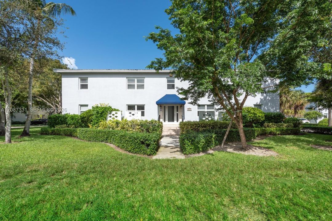 For Sale: $420,000 (2 beds, 1 baths, 786 Square Feet)