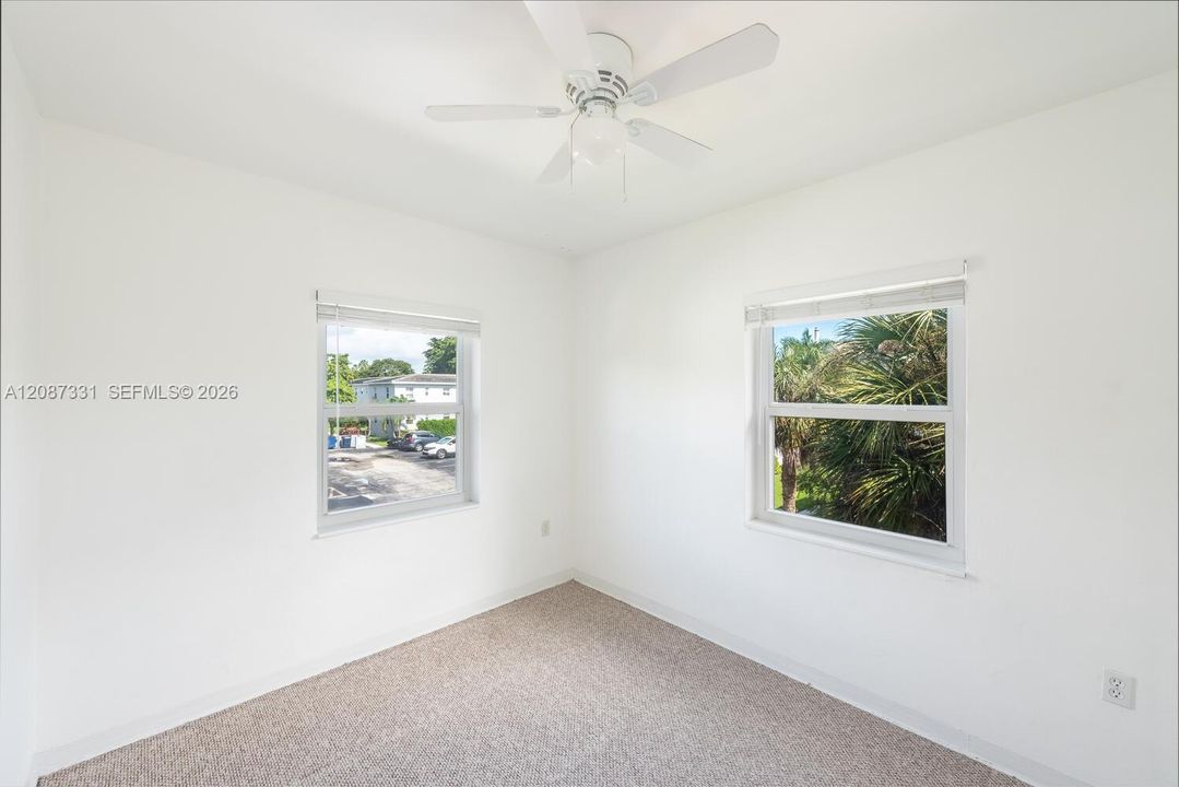 For Sale: $420,000 (2 beds, 1 baths, 786 Square Feet)