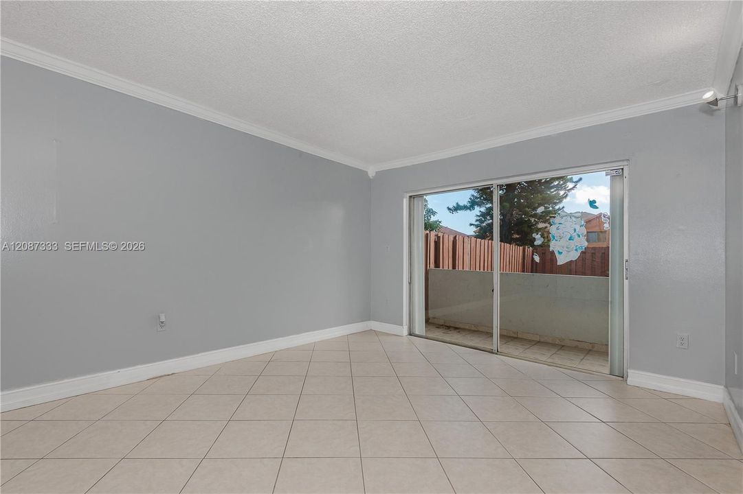 Active With Contract: $205,000 (1 beds, 1 baths, 790 Square Feet)