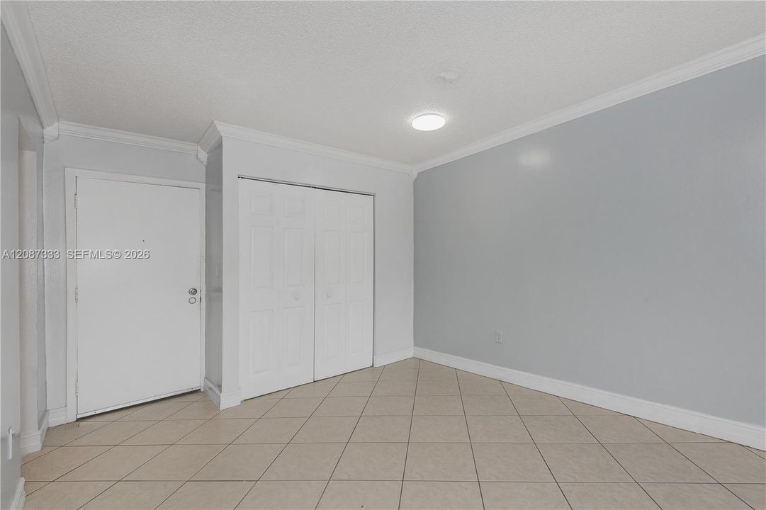 Active With Contract: $205,000 (1 beds, 1 baths, 790 Square Feet)