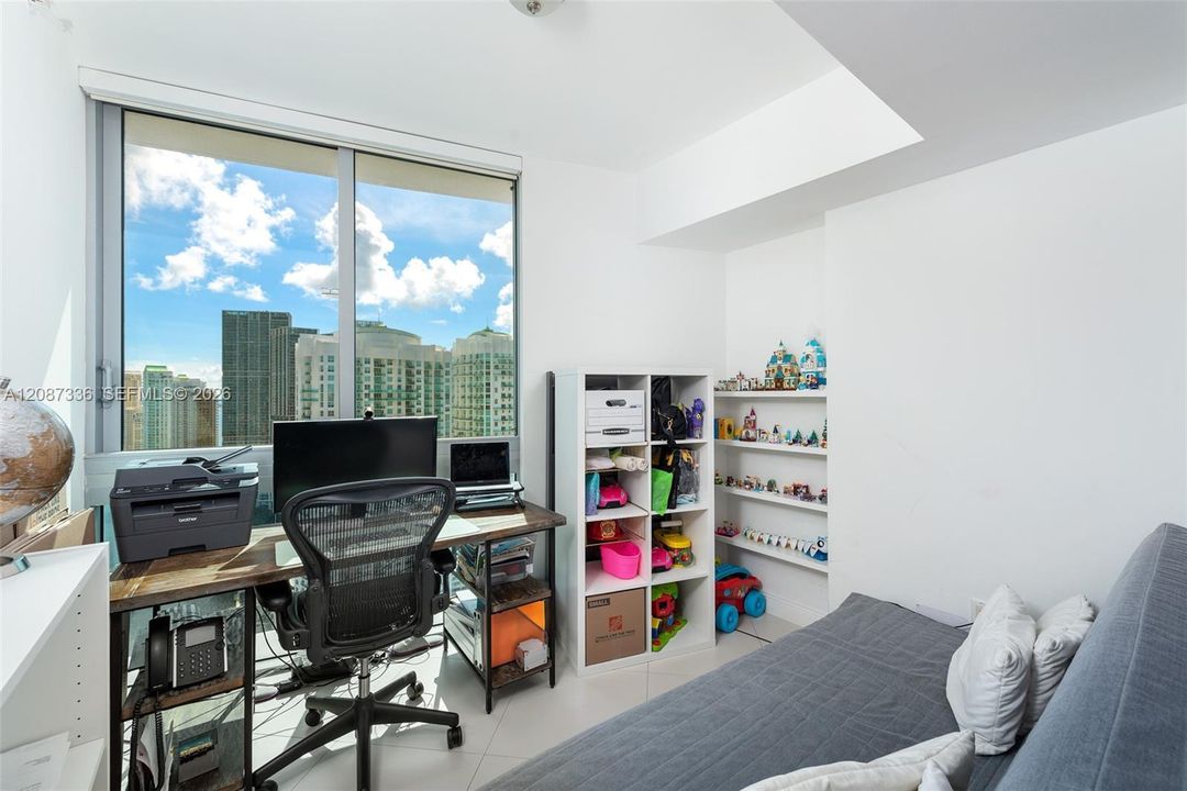 En Renta: $4,950 (3 camas, 2 baños, 1385 Pies cuadrados)