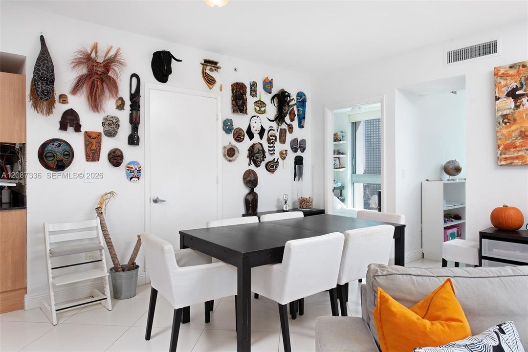 En Renta: $4,950 (3 camas, 2 baños, 1385 Pies cuadrados)