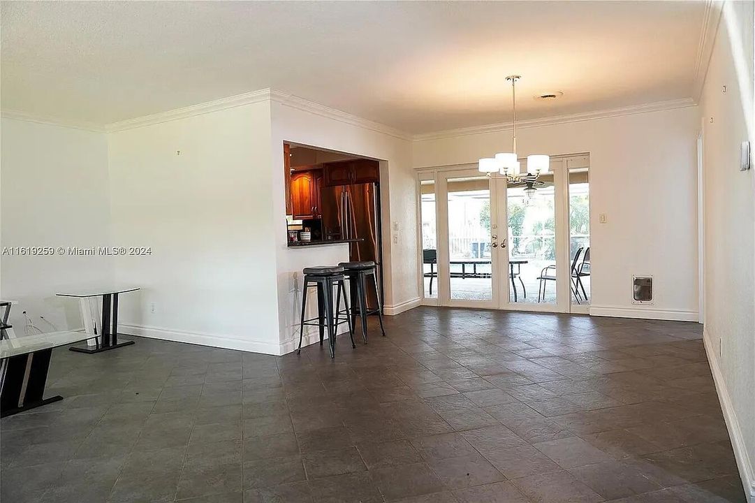 4205 McKinley 18