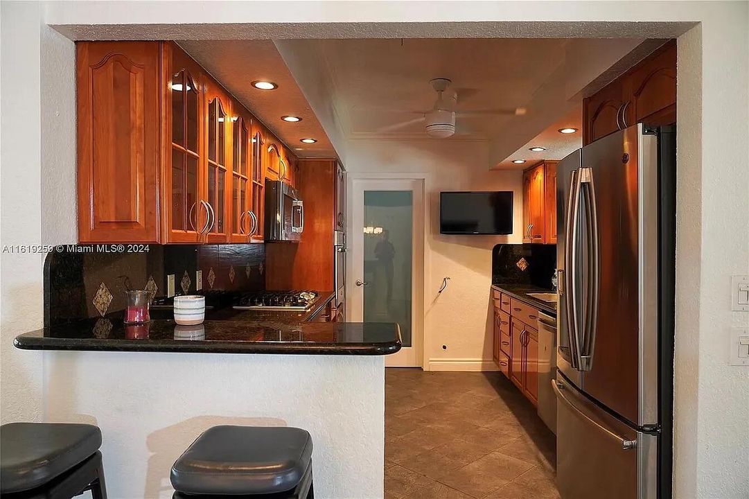 4205 McKinley 15