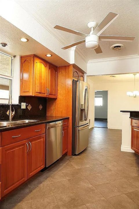 4205 McKinley 7