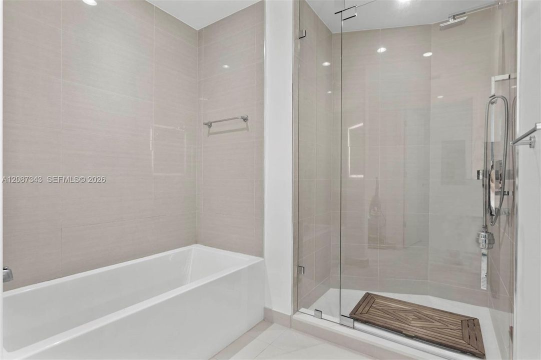 For Rent: $3,500 (0 beds, 0 baths, 620 Square Feet)