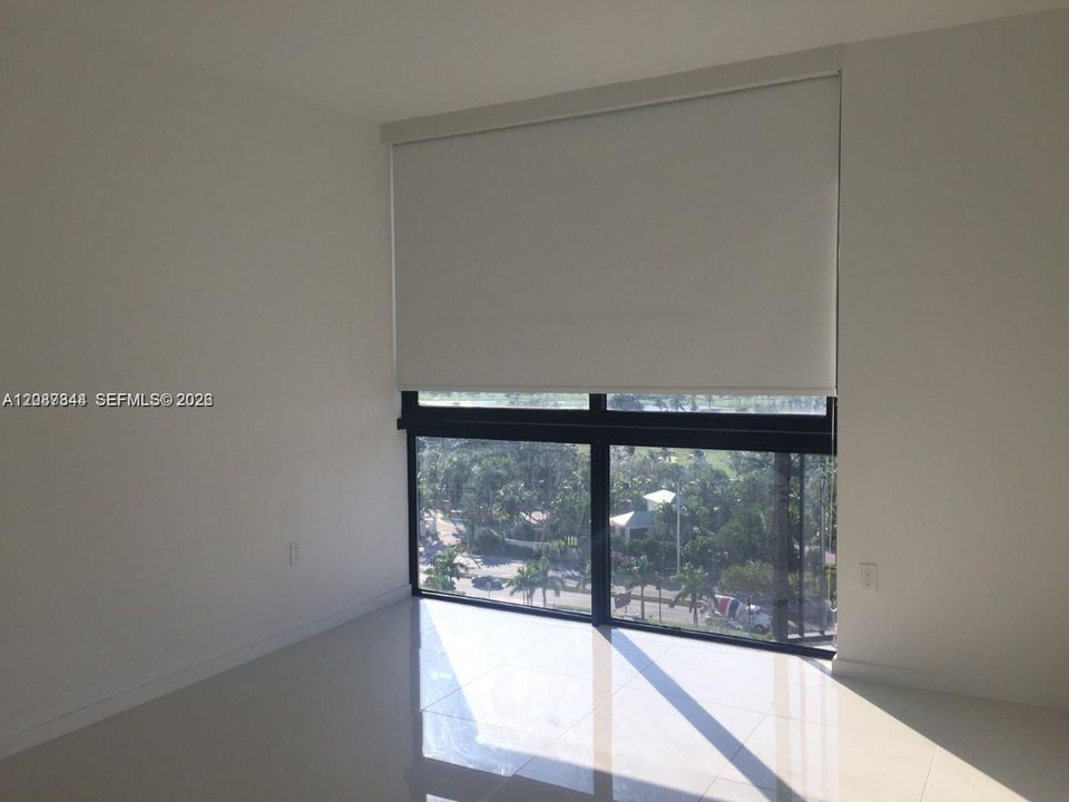 For Rent: $2,750 (1 beds, 1 baths, 761 Square Feet)