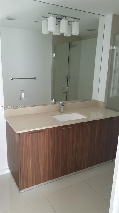 For Rent: $2,750 (1 beds, 1 baths, 761 Square Feet)