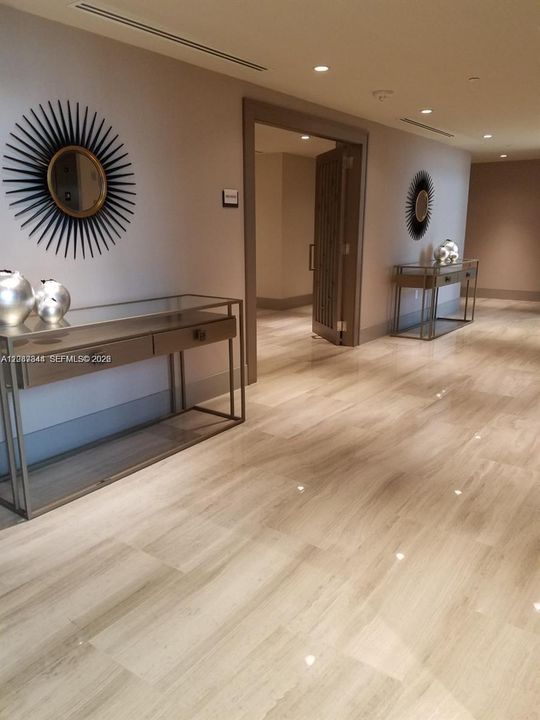 For Rent: $2,750 (1 beds, 1 baths, 761 Square Feet)