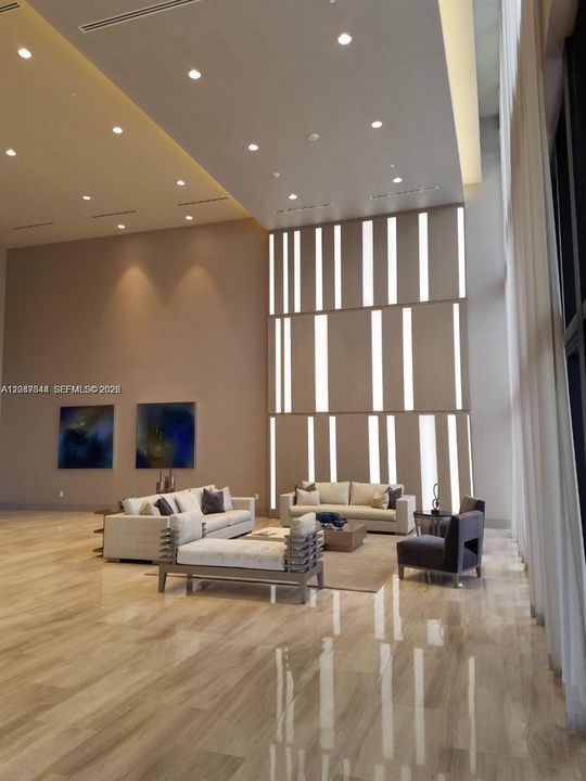 For Rent: $2,750 (1 beds, 1 baths, 761 Square Feet)