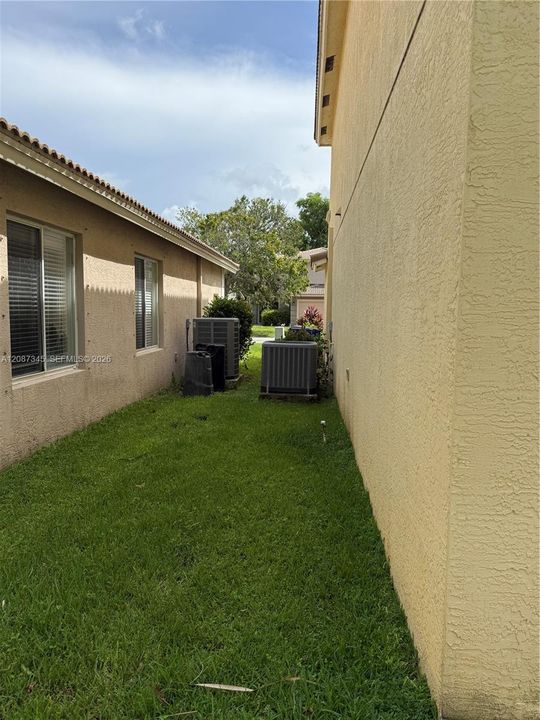 For Sale: $530,000 (4 beds, 2 baths, 1942 Square Feet)
