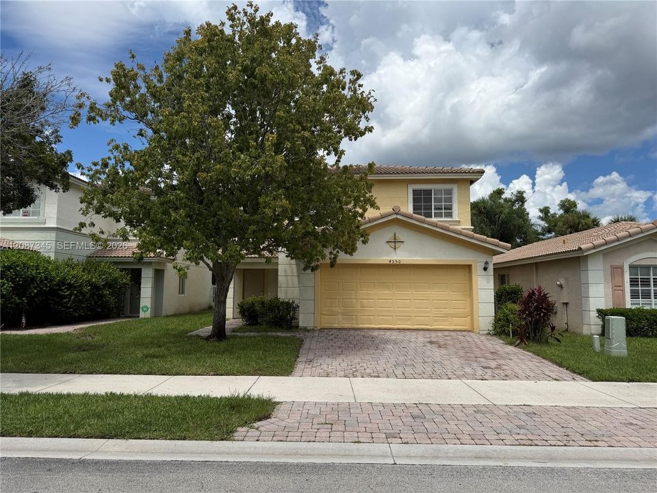 For Sale: $530,000 (4 beds, 2 baths, 1942 Square Feet)