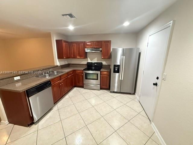 For Sale: $530,000 (4 beds, 2 baths, 1942 Square Feet)