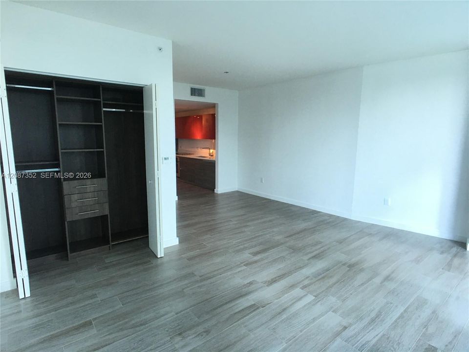 В аренду: $2,600 (0 спален, 1 ванн, 531 Квадратных фут)