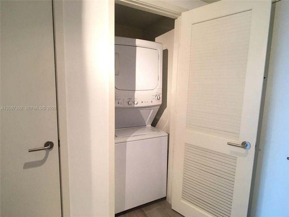 В аренду: $2,600 (0 спален, 1 ванн, 531 Квадратных фут)