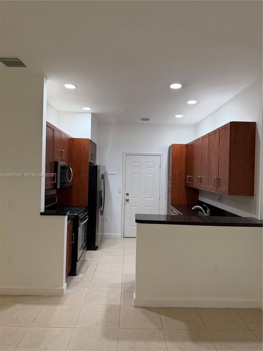 For Rent: $3,300 (3 beds, 2 baths, 1628 Square Feet)
