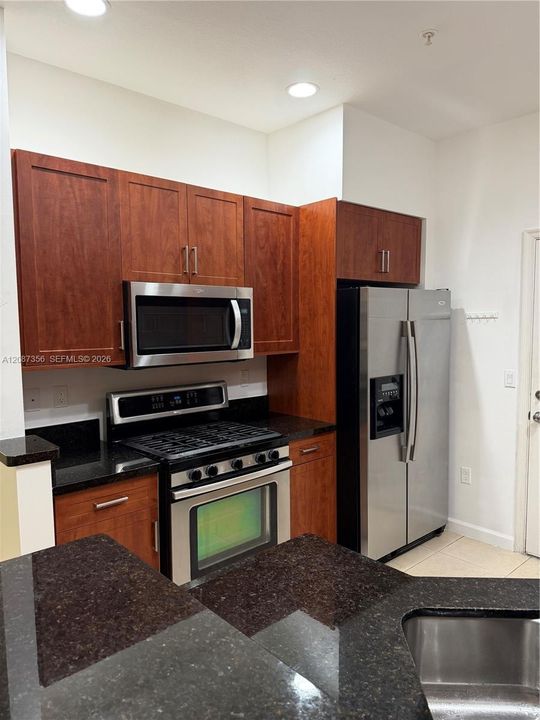 For Rent: $3,300 (3 beds, 2 baths, 1628 Square Feet)