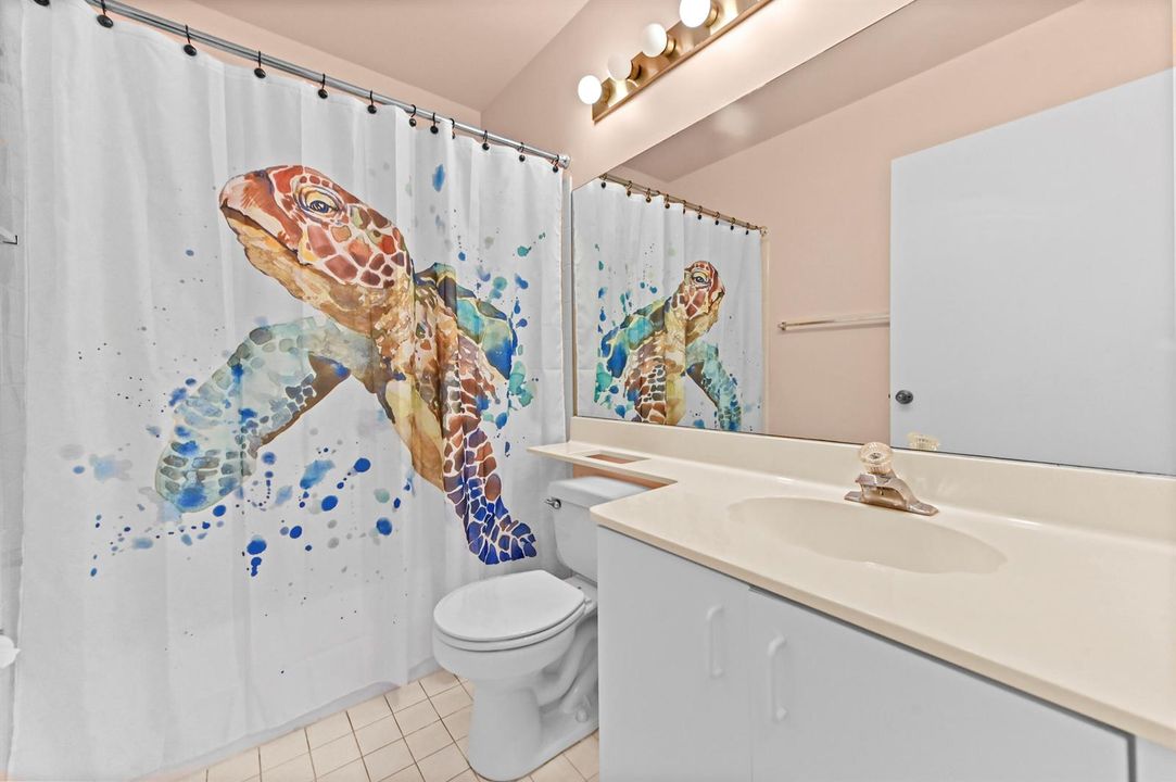 15 Bathroom 01