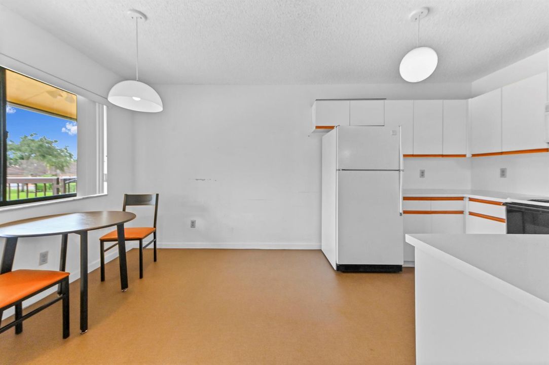 11 Kitchen 01