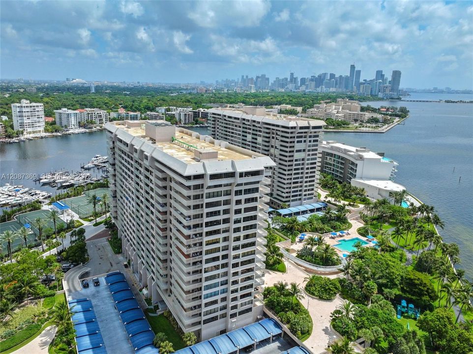 For Sale: $3,125,000 (3 beds, 2 baths, 2398 Square Feet)