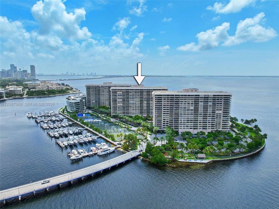 For Sale: $3,125,000 (3 beds, 2 baths, 2398 Square Feet)