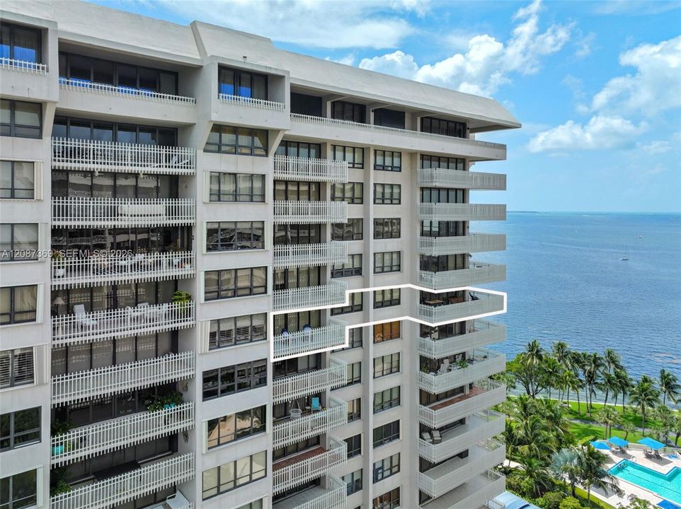 For Sale: $3,125,000 (3 beds, 2 baths, 2398 Square Feet)