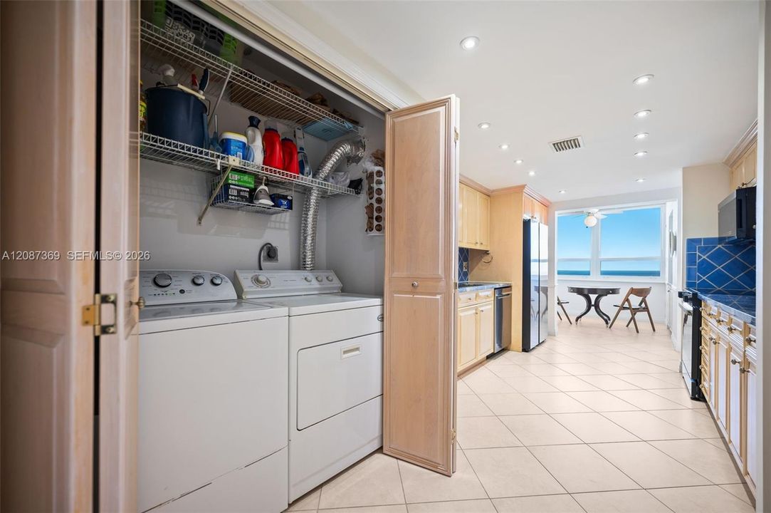 For Sale: $3,125,000 (3 beds, 2 baths, 2398 Square Feet)