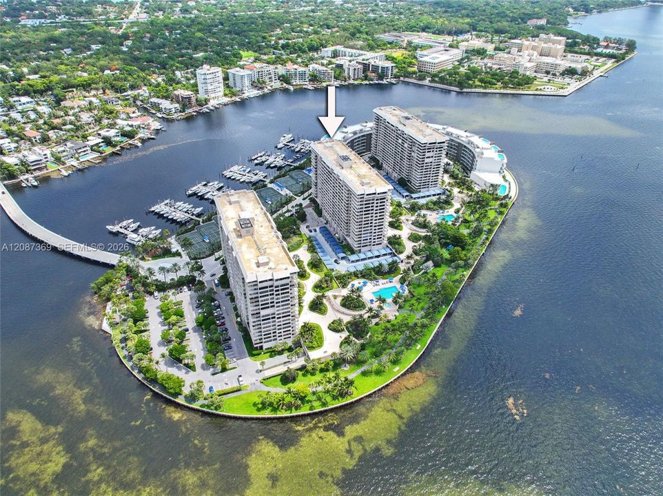 For Sale: $3,125,000 (3 beds, 2 baths, 2398 Square Feet)
