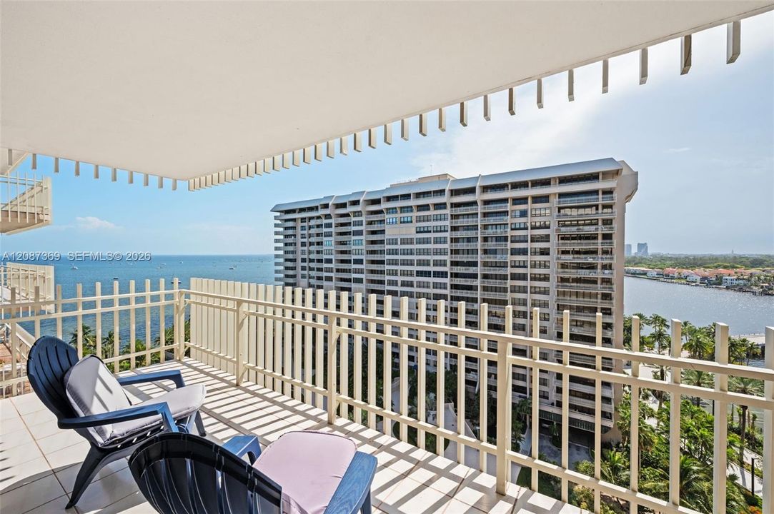 For Sale: $3,125,000 (3 beds, 2 baths, 2398 Square Feet)
