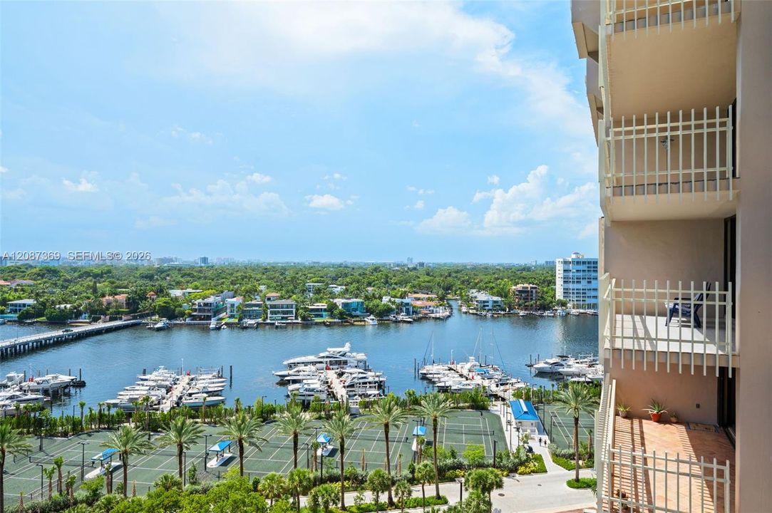 For Sale: $3,125,000 (3 beds, 2 baths, 2398 Square Feet)