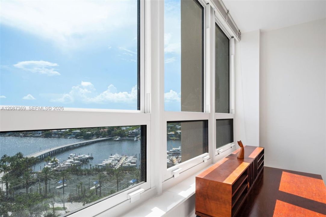 For Sale: $3,125,000 (3 beds, 2 baths, 2398 Square Feet)