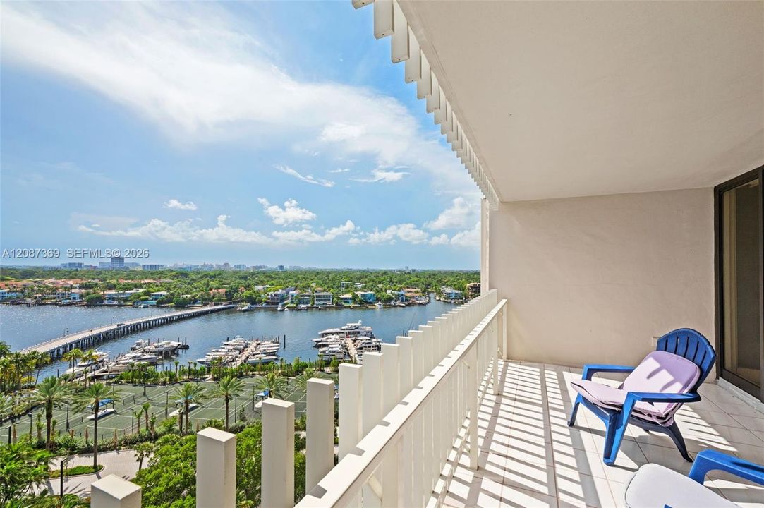 For Sale: $3,125,000 (3 beds, 2 baths, 2398 Square Feet)