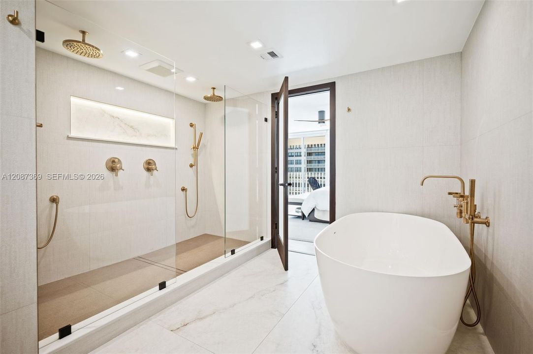 For Sale: $3,125,000 (3 beds, 2 baths, 2398 Square Feet)