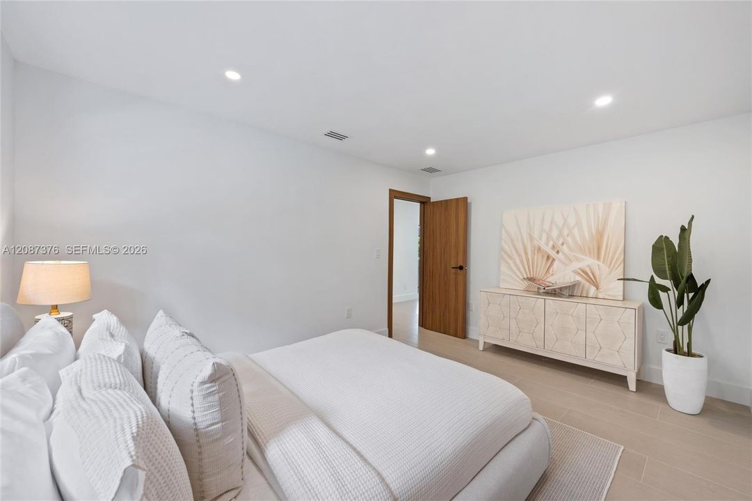 For Rent: $17,950 (4 beds, 3 baths, 3020 Square Feet)