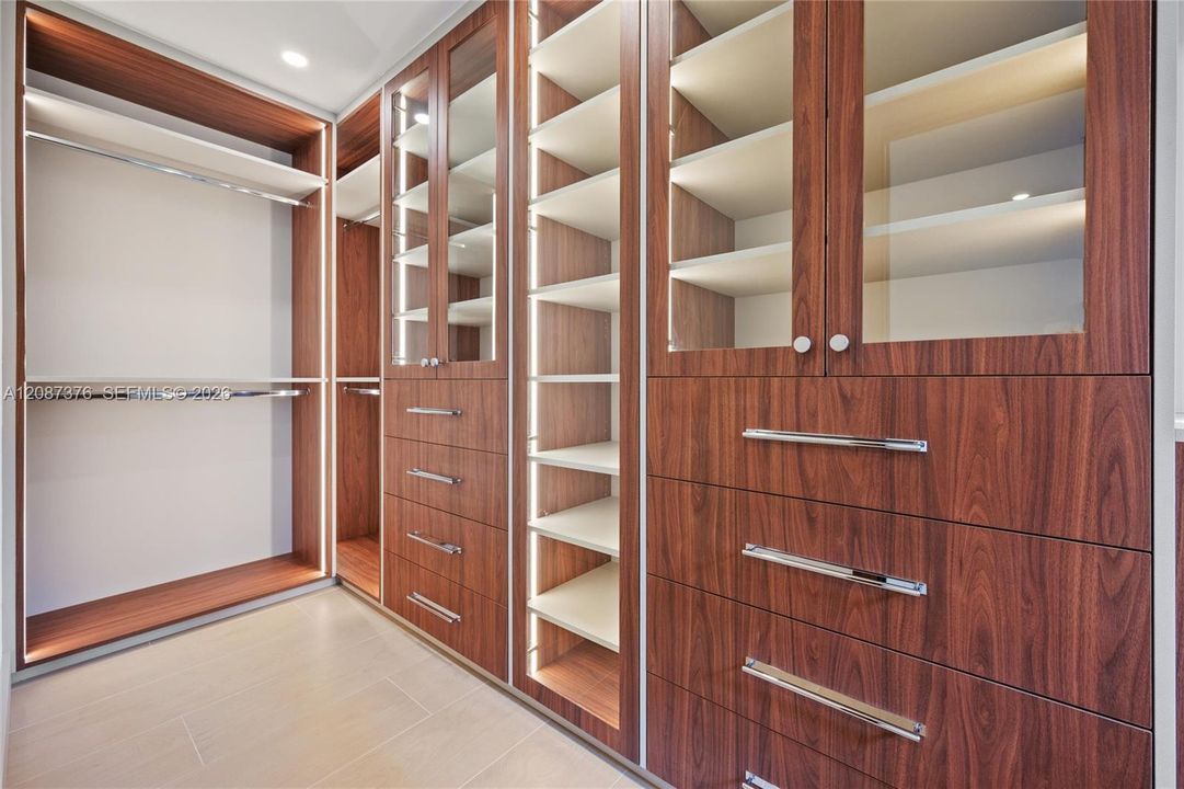 For Rent: $17,950 (4 beds, 3 baths, 3020 Square Feet)