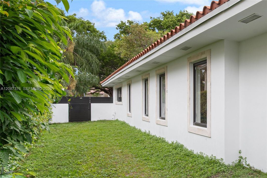 For Rent: $17,950 (4 beds, 3 baths, 3020 Square Feet)