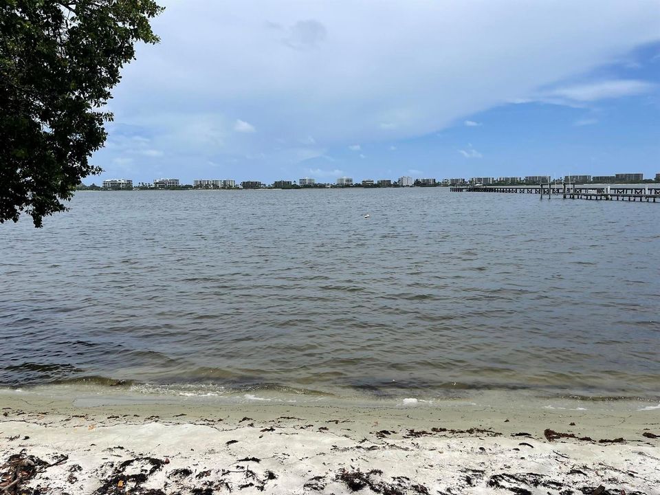 5-806 beach