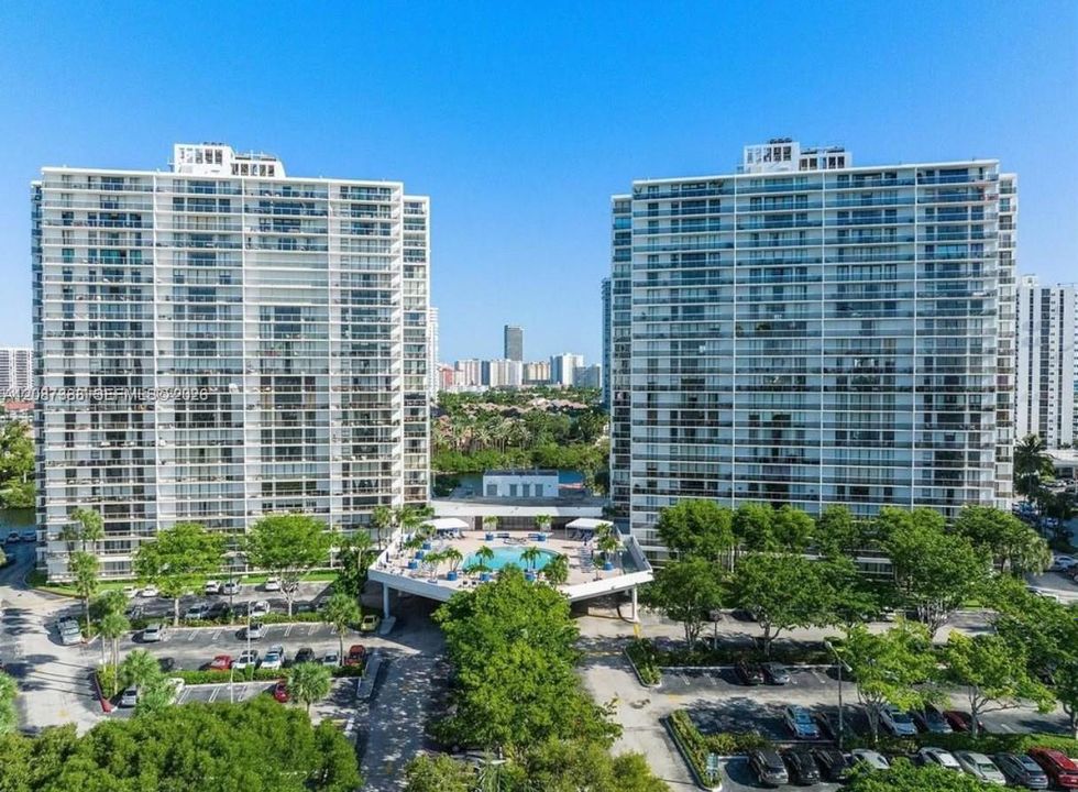 На продажу: $555,000 (3 спален, 3 ванн, 1465 Квадратных фут)