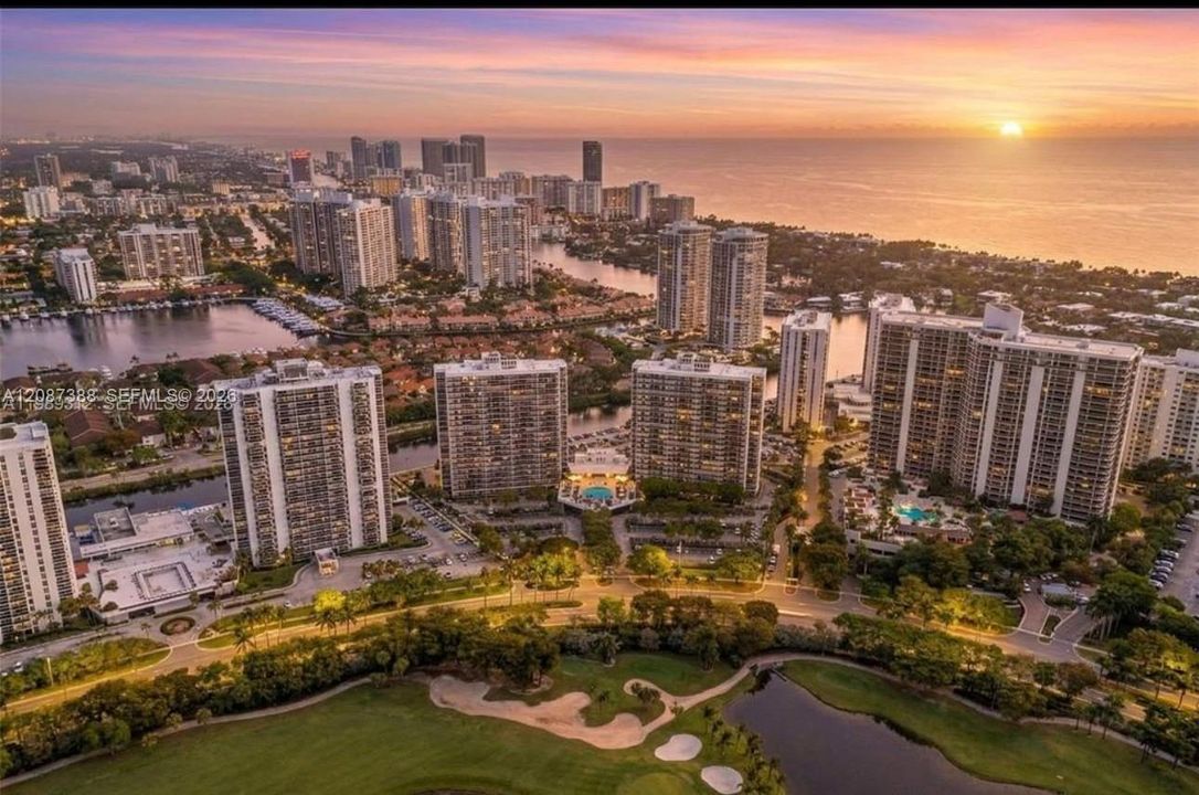 На продажу: $555,000 (3 спален, 3 ванн, 1465 Квадратных фут)
