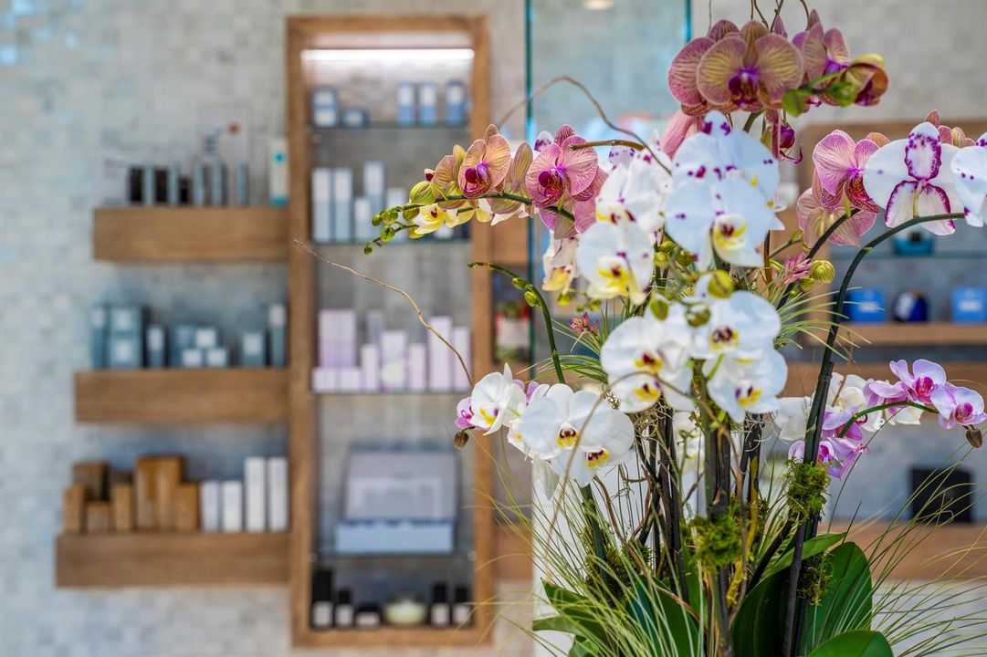 Spa Retail Flowers- Hi Res
