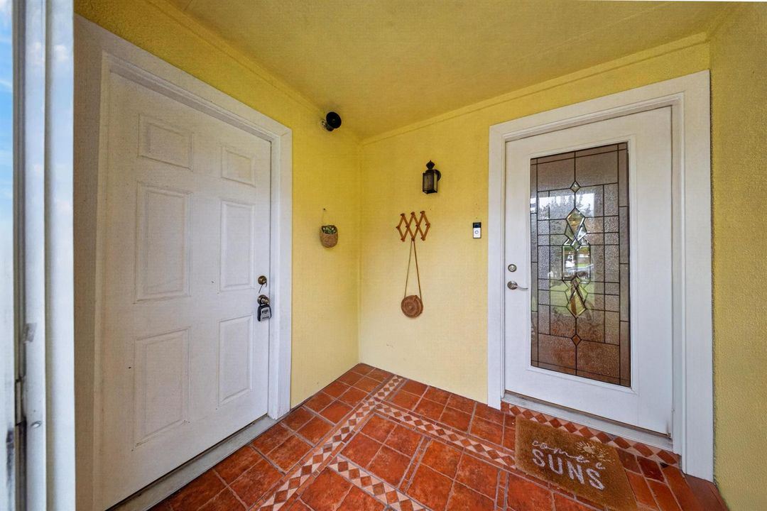Front Porch Entryway