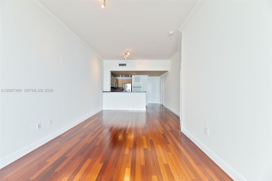 For Sale: $538,000 (1 beds, 1 baths, 850 Square Feet)