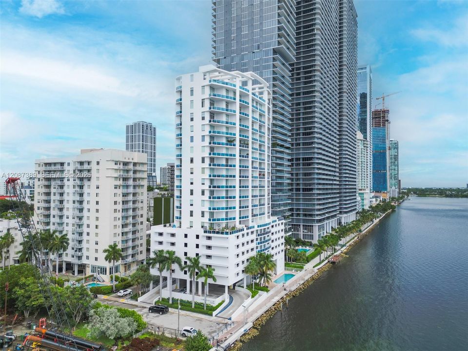 For Sale: $538,000 (1 beds, 1 baths, 850 Square Feet)