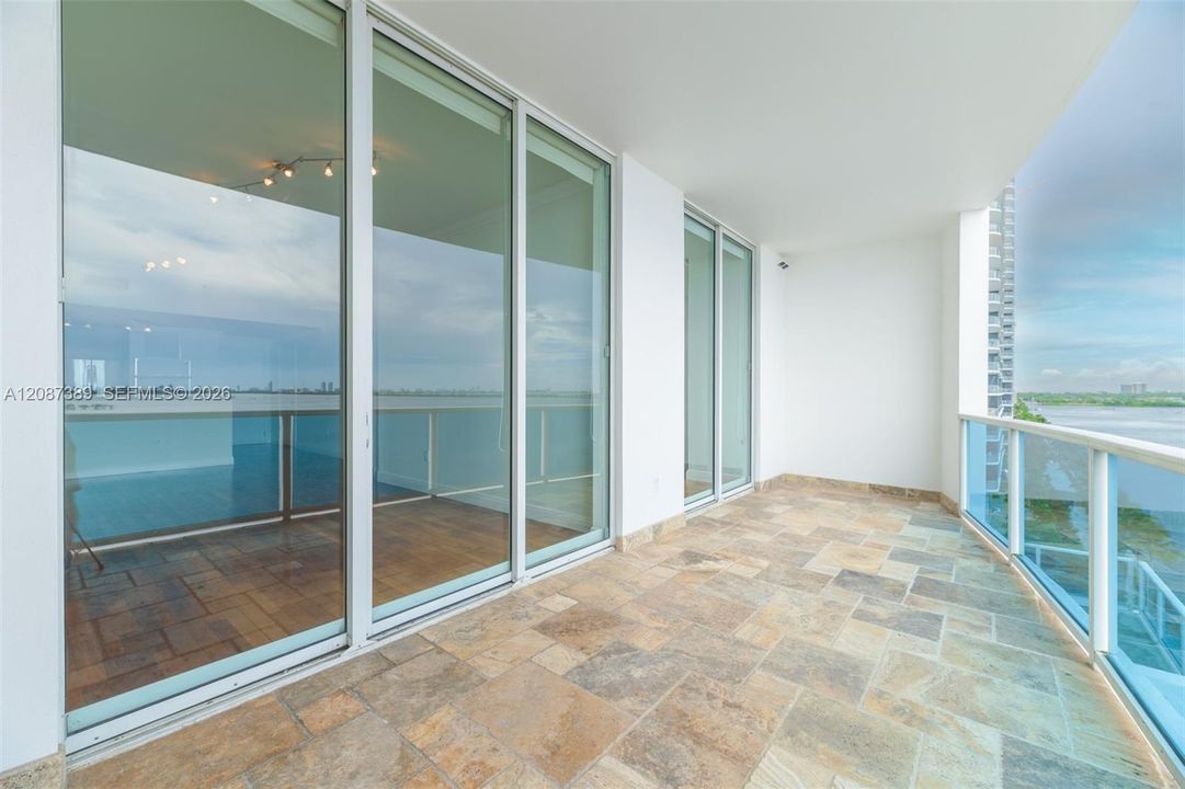 For Sale: $538,000 (1 beds, 1 baths, 850 Square Feet)