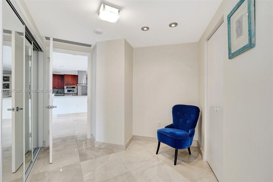 En Venta: $815,000 (2 camas, 2 baños, 1840 Pies cuadrados)