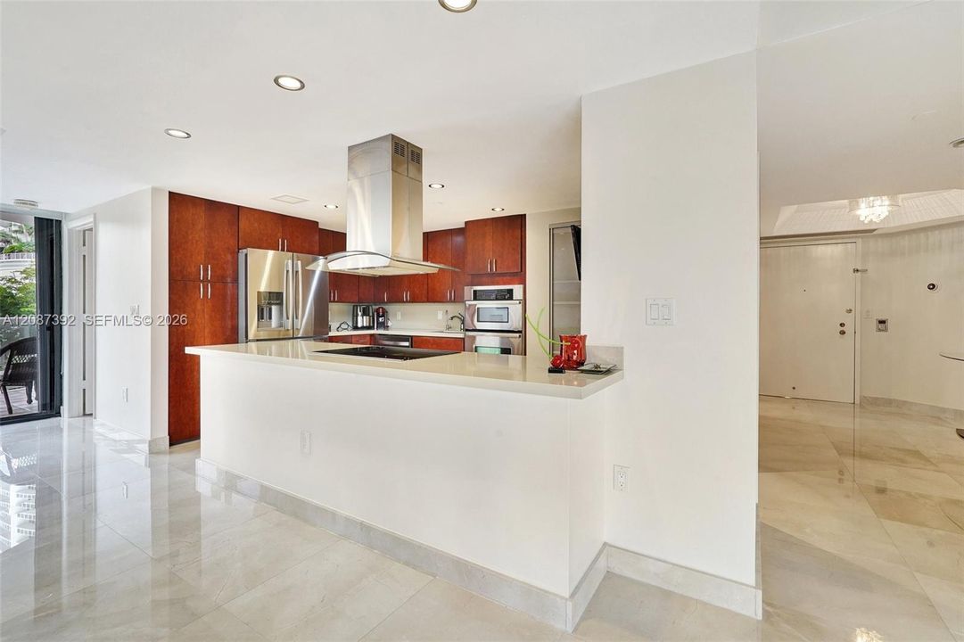 En Venta: $815,000 (2 camas, 2 baños, 1840 Pies cuadrados)